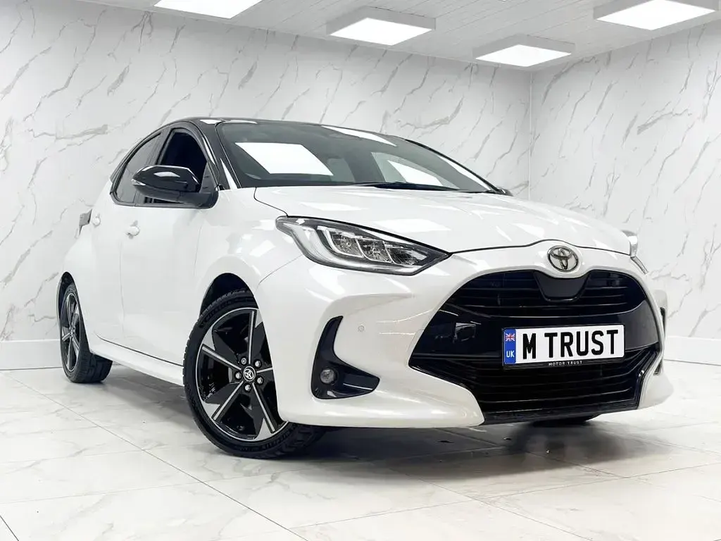 Used Toyota Yaris Edition 2024 White Hatchback