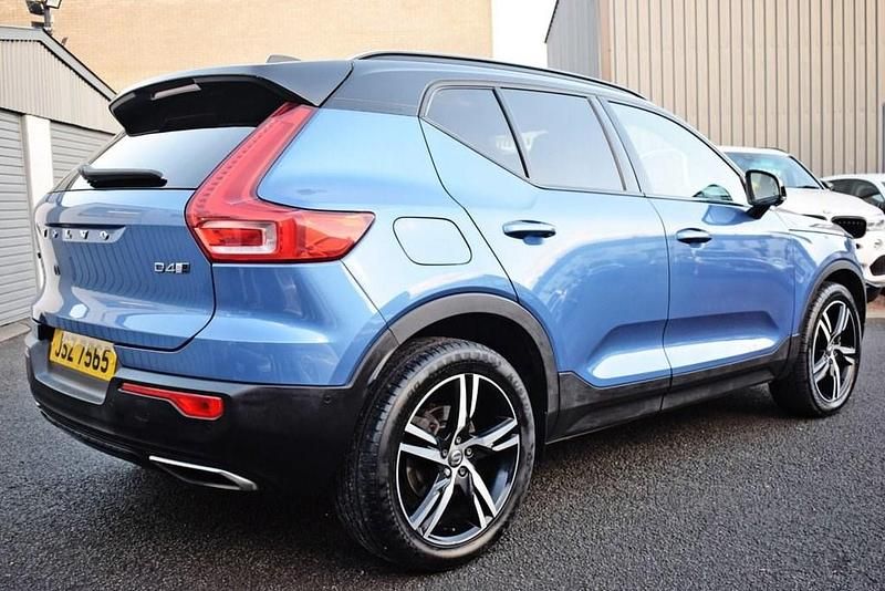 Used Volvo XC40 2018 Blue SUV