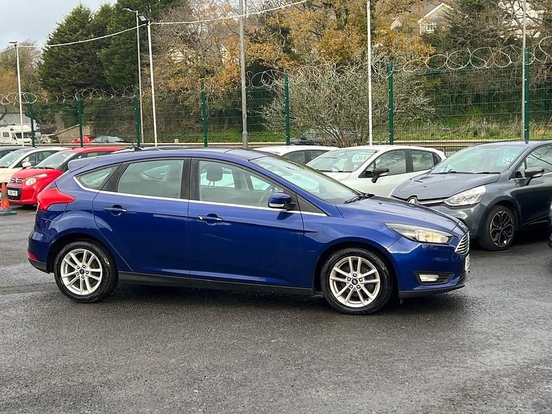 Used Ford Focus Zetec 2016 Blue Hatchback
