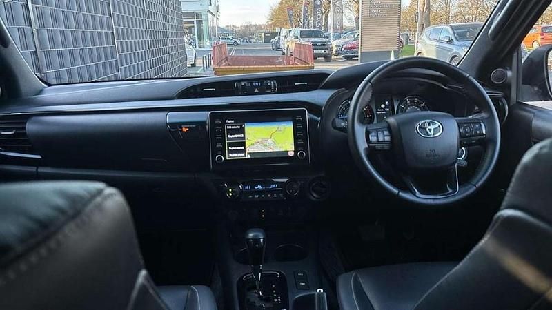 Used Toyota HiLux 201 HP (147 kW) 2023 Black Pickup