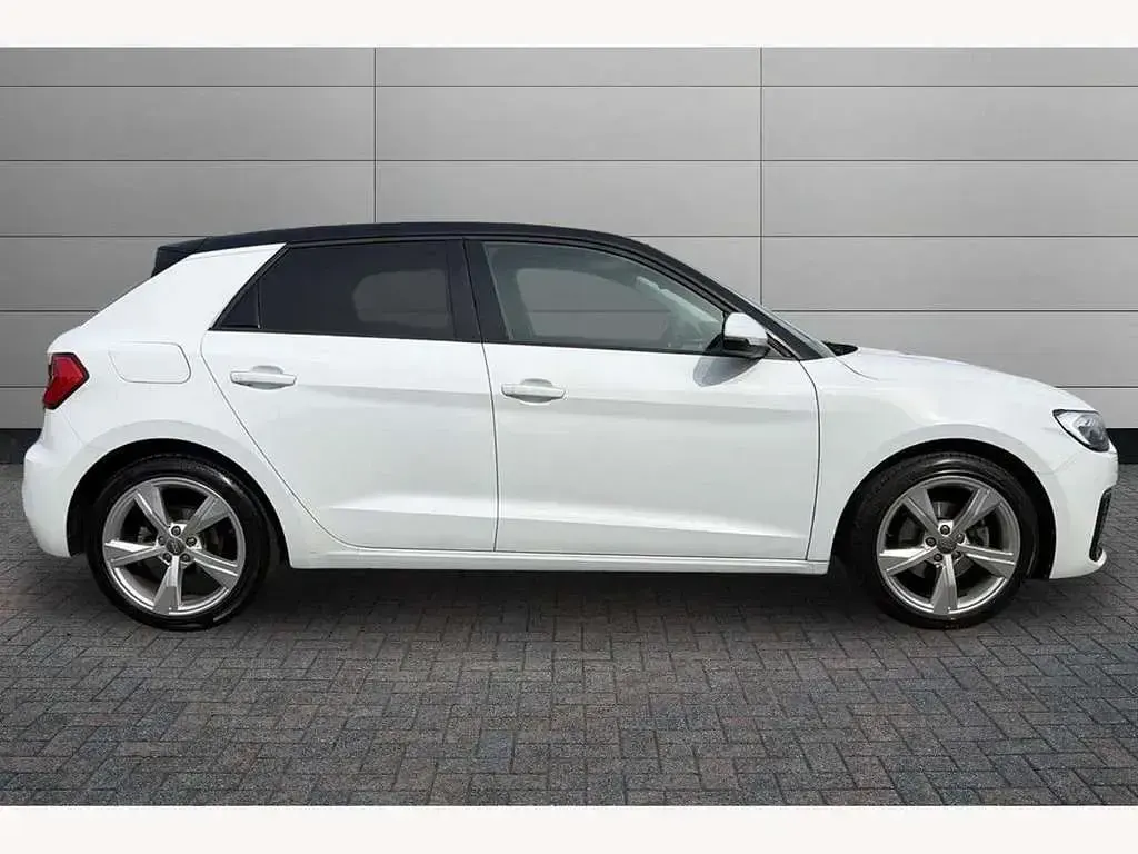 Used Audi A1 Sport 114 HP (83 kW) 2019 White Hatchback