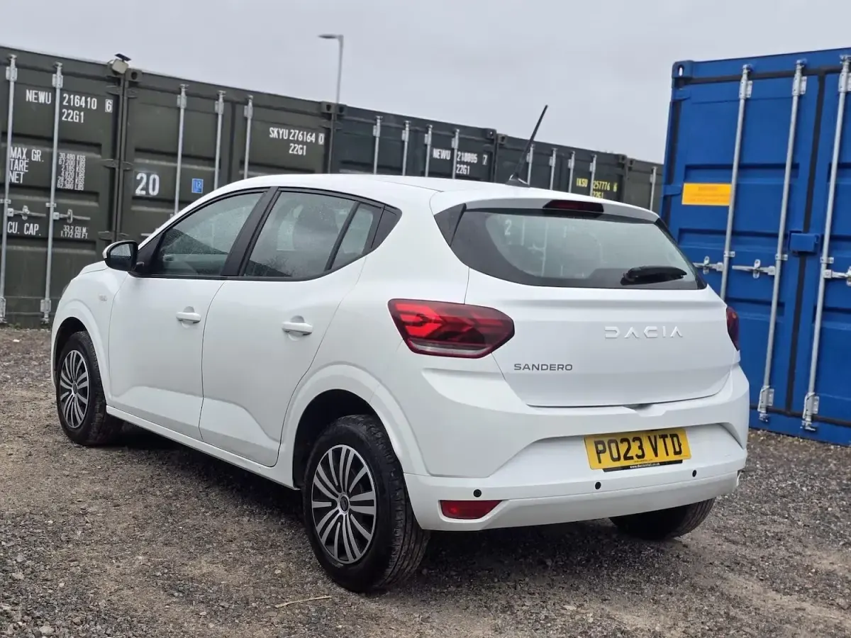 Used Dacia Sandero Expression 90 HP (66 kW) 2023 White Hatchback