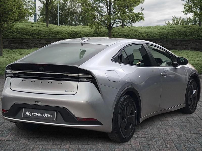 Used Toyota Prius Design 2025 Silver Hatchback