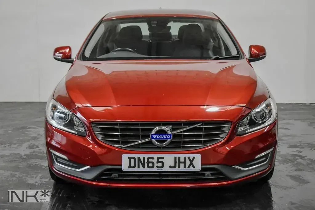 Used Volvo S60 SE Lux 190 HP (139 kW) 2015 Red Sedan