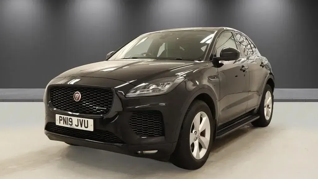Begagnad Jaguar E-Pace R-Dynamic 150 HK (110 kW) 2019 Svart SUV