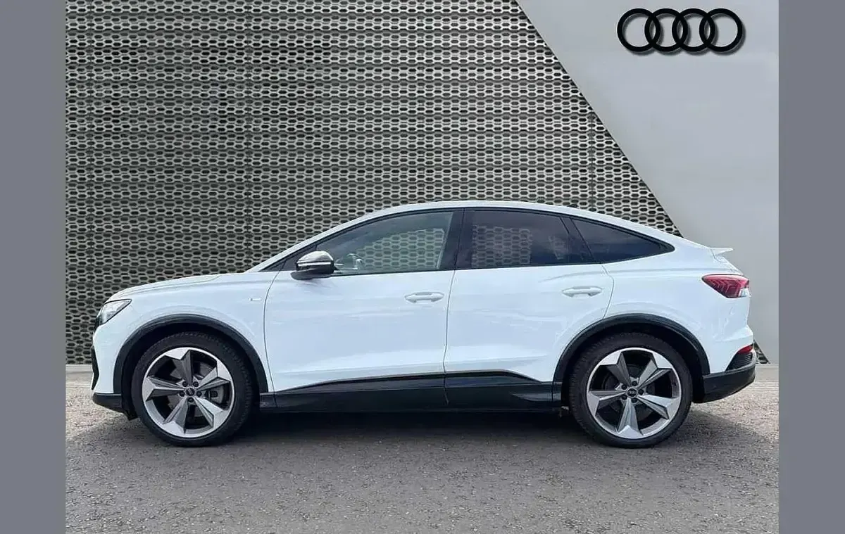 Used Audi Q4 e-tron Black Edition 206 kW (281 HP) 2026 White SUV