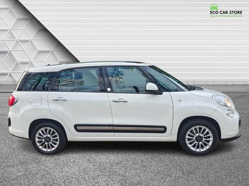 Used Fiat 500L Lounge 85 HP (62 kW) 2014 White MPV
