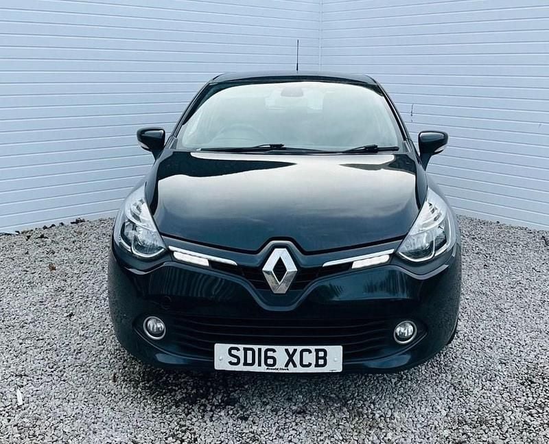 Used Renault Clio IV Dynamique 90 HP (66 kW) 2016 Black Hatchback