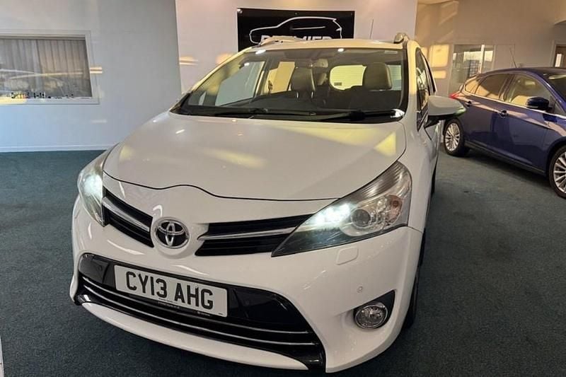 White Used 2013 Toyota Verso MPV | £8,995 (Fair price) - Image 1/1