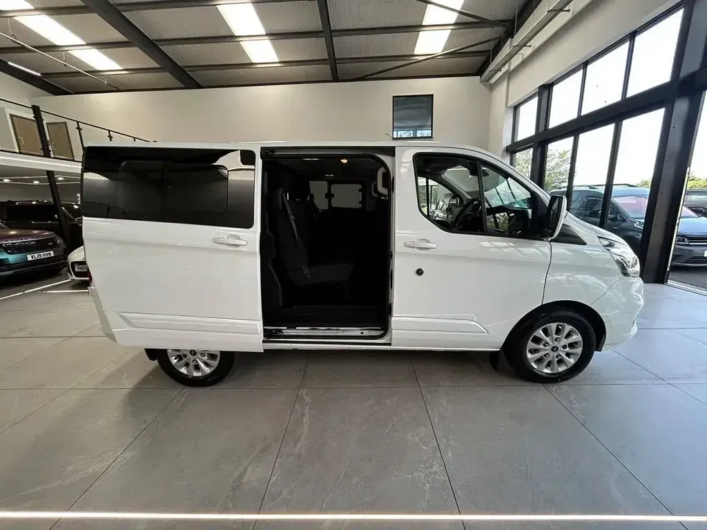 Used Ford 300 Limited 2021 White Van