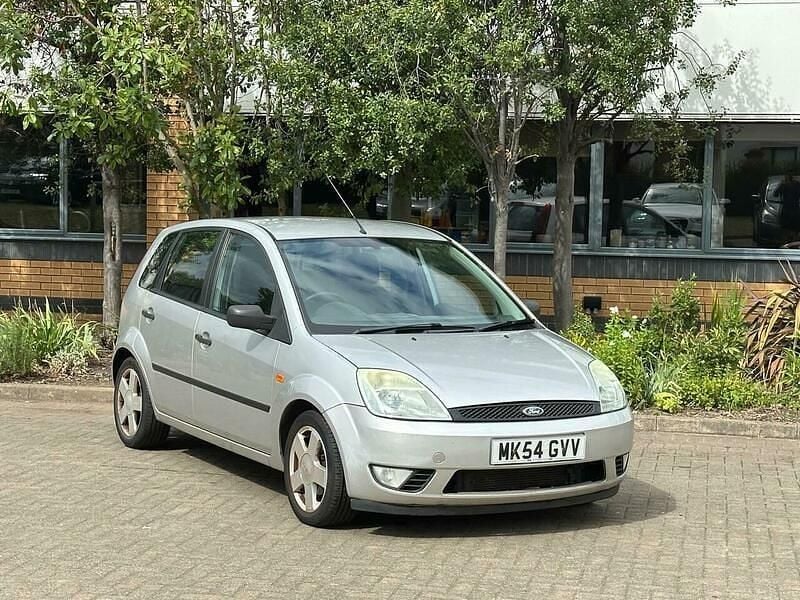 Silver Used 2004 Ford Fiesta Zetec Hatchback | £950 (Good price) - Image 1/4