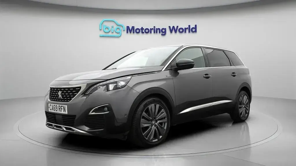 Używany Peugeot 5008 Premium 130 KM (95 kW) 2019 Szary SUV