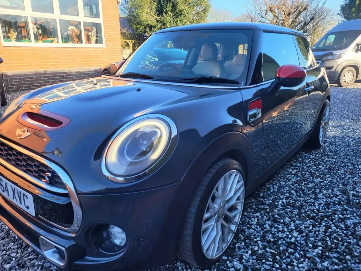 Usado Mini Cooper S Hatch 190 HP (139 kW) 2014 Cinzento Citadino