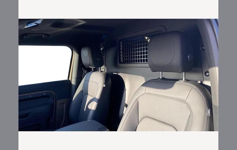 Used Land Rover Defender SE 250 HP (183 kW) 2022 Brown SUV