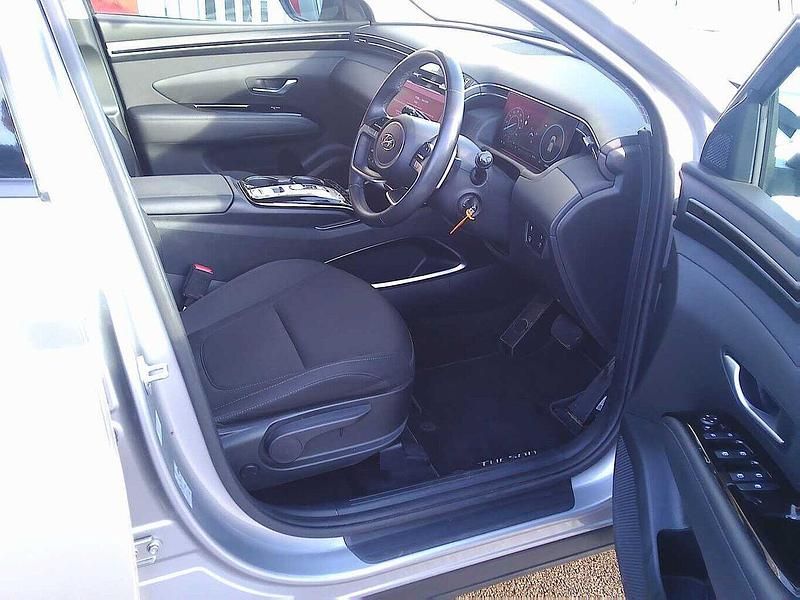 Used Hyundai Tucson SE 2023 Shimmering silver SUV