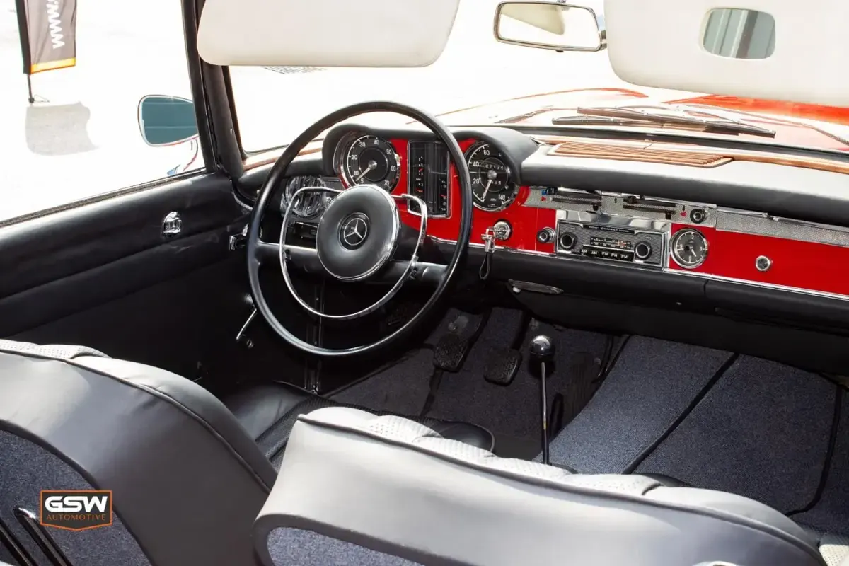 Używany Mercedes 230 148 KM (108 kW) 2020 Czerwony Kabriolet