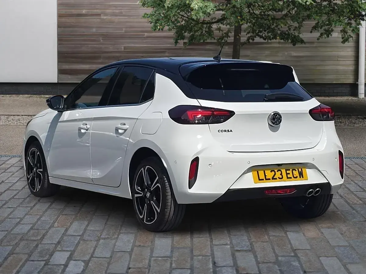 Used Vauxhall Corsa Ultimate 130 HP (95 kW) 2023 White Hatchback