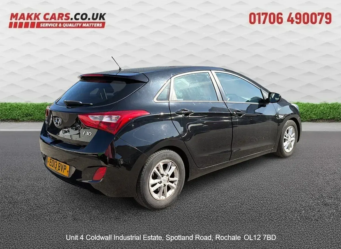 Begagnad Hyundai i30 Active 2013 Svart Halvkombi