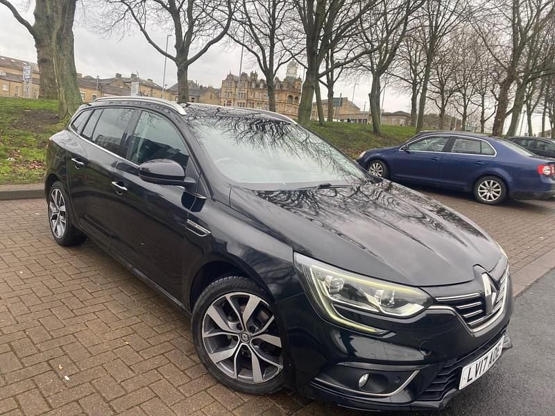 Black Used 2017 Renault Mégane GrandTour Dynamique Estate | £4,775 (Fair price) - Image 1/4