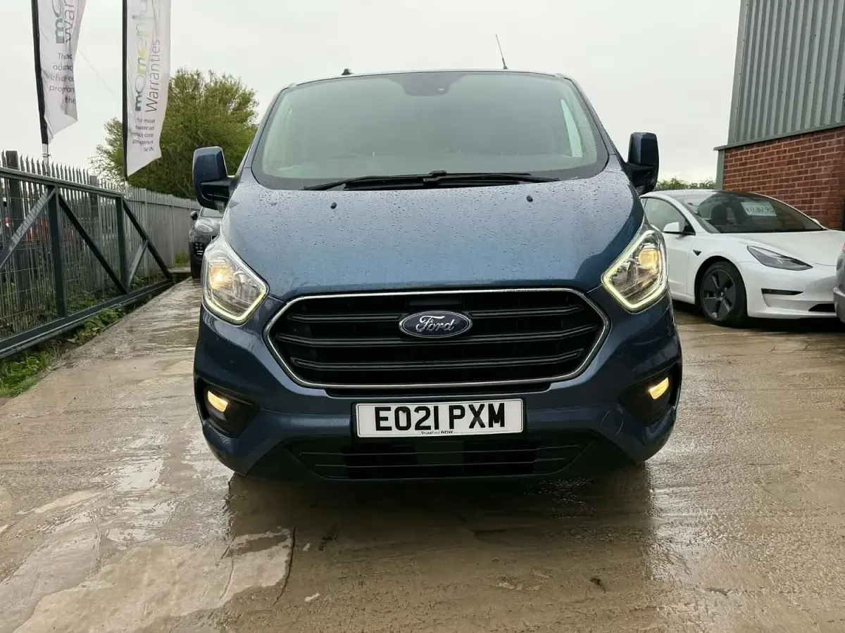 Used Ford Transit Custom Limited 130 HP (95 kW) 2021 Blue Van