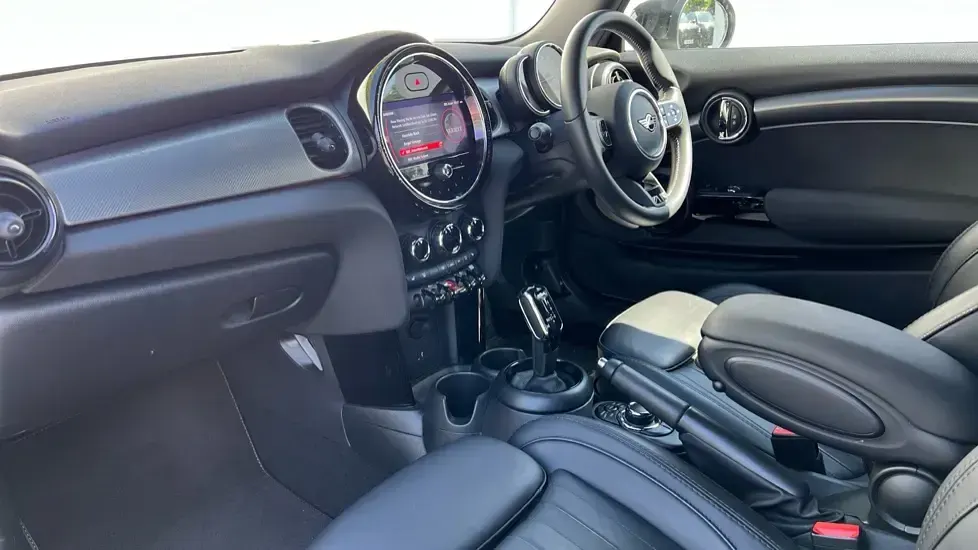 Used Mini Cooper S Exclusive 192 HP (141 kW) 2022 Silver Hatchback