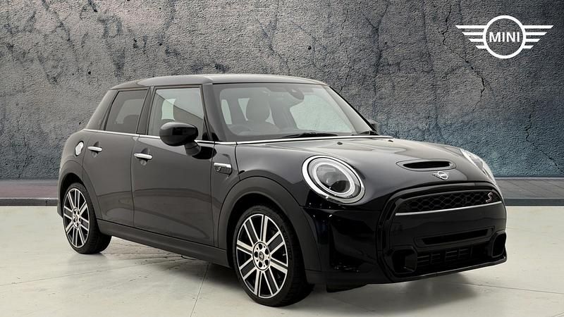 Used Mini Cooper S Exclusive 176 HP (129 kW) 2023 Black Hatchback