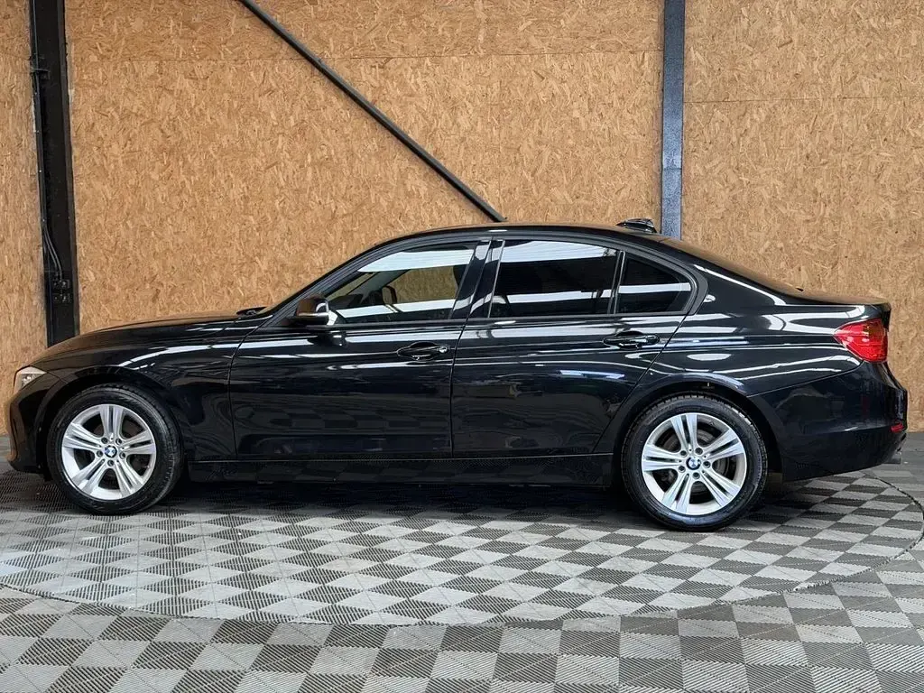 Used BMW 318 Sport Line 2014 Black Sedan