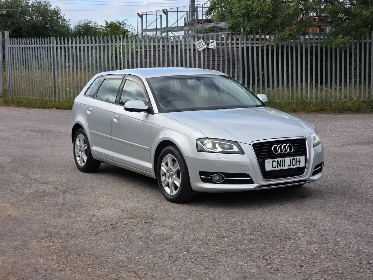 Used Audi A3 125 HP (91 kW) 2011 Silver Hatchback