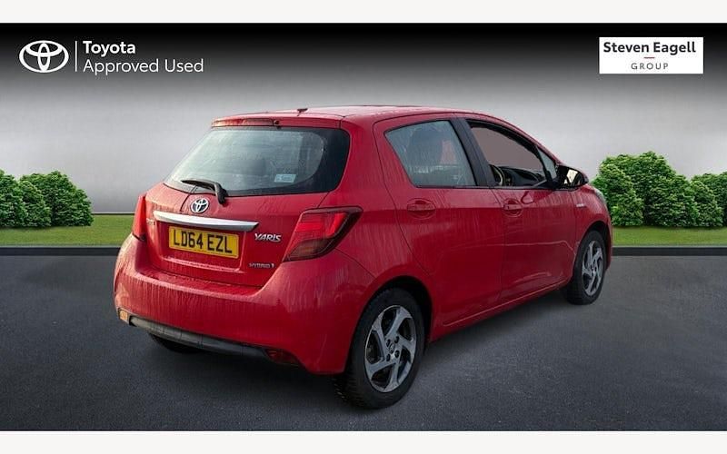 Used Toyota Yaris Hybrid 101 HP (74 kW) 2016 Hatchback