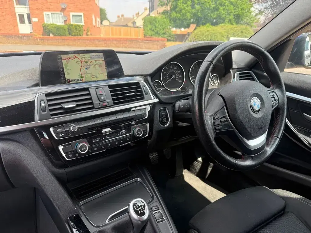 Used BMW 320 Sport Line 184 HP (135 kW) 2016 Blue Estate