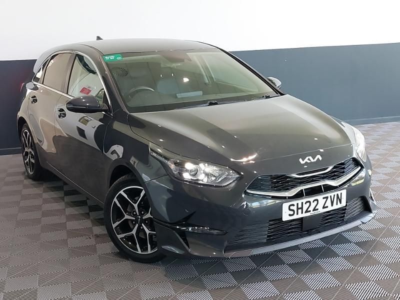 Grey Used 2022 Kia Ceed 3 Hatchback | £14,998 (Fair price) - Image 1/4