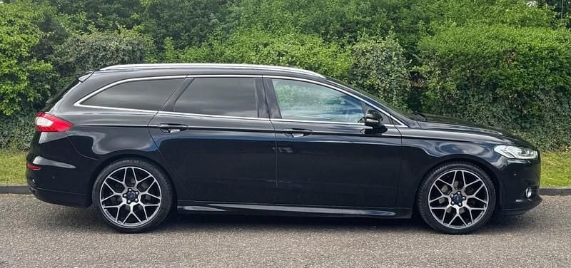 Used Ford Mondeo Titanium 240 HP (176 kW) 2016 Black Estate