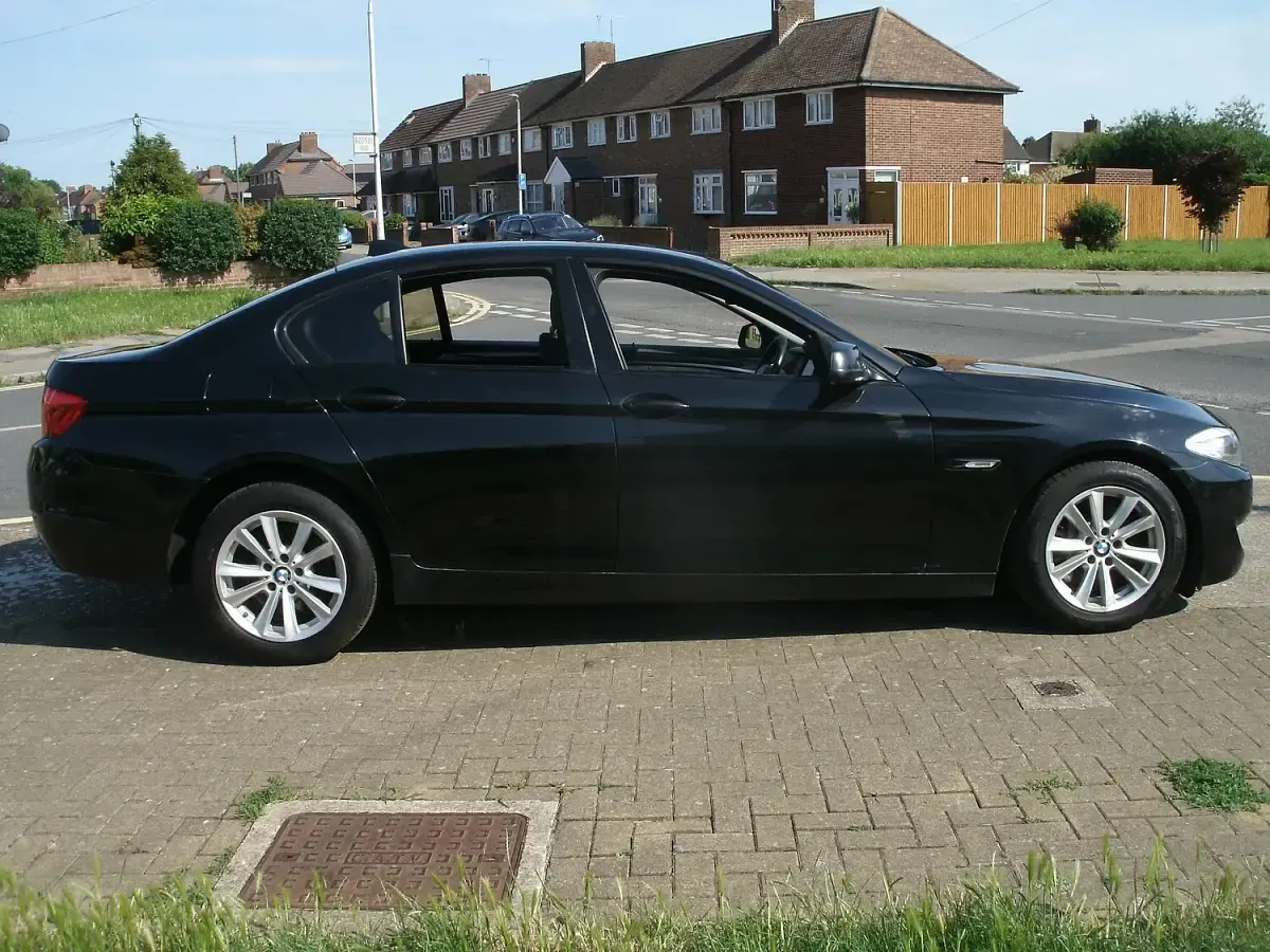 Used BMW 530 241 HP (177 kW) 2011 Black Sedan