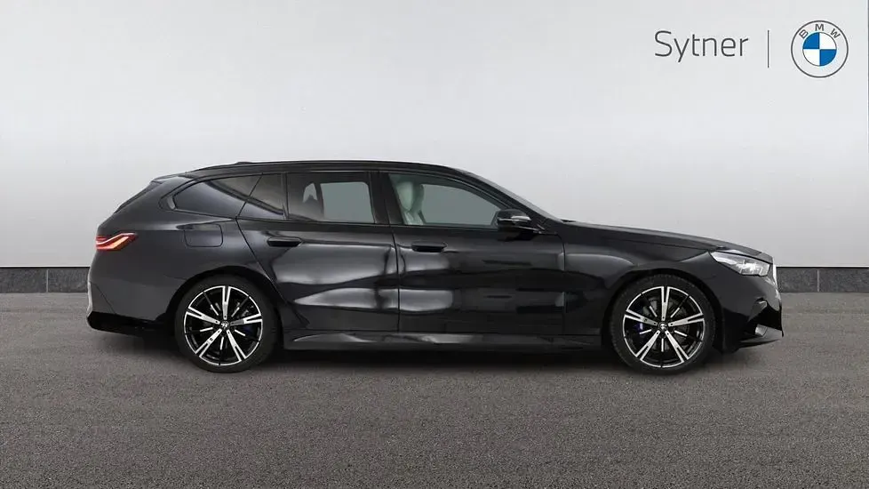 Used BMW 530e M Sport 295 HP (216 kW) 2025 Black Estate