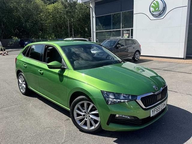 Rallye green Used 2019 Skoda Scala SE L Hatchback | £11,491 (Fair price) - Image 1/4