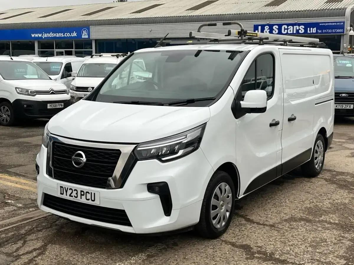 Used Nissan Primastar Acenta 110 HP (80 kW) 2023 White MPV