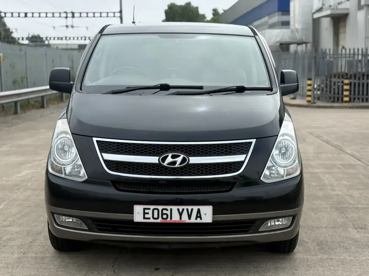 Used Hyundai I800 Style 2011 Black MPV