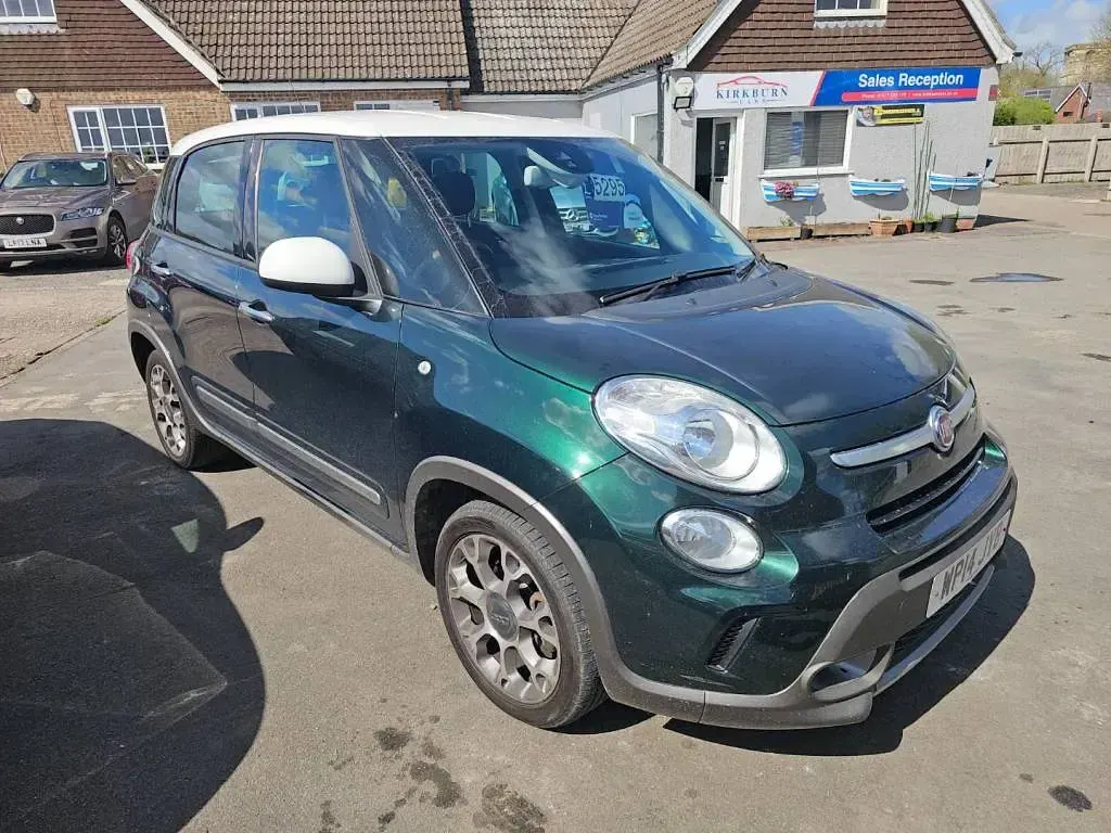 Used Fiat 500L Trekking 85 HP (62 kW) 2014 Green/white MPV