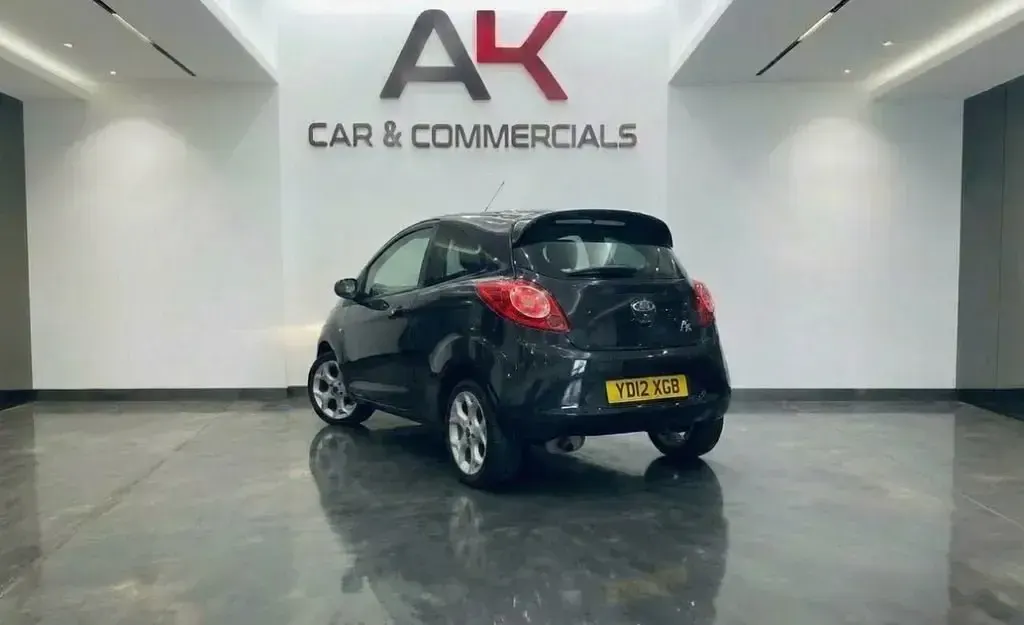 Usado Ford Ka Titanium 69 CV (50 kW) 2012 Negro Utilitario