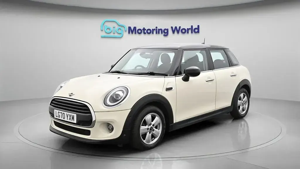 Used Mini Cooper Classic 136 HP (100 kW) 2020 White Hatchback