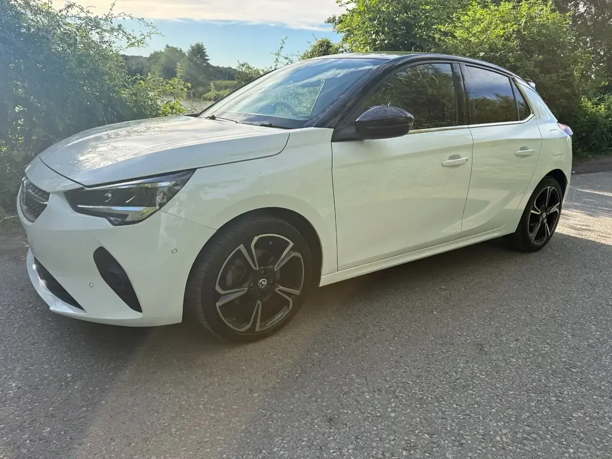 Used Vauxhall Corsa Edition 100 HP (73 kW) 2022 White Hatchback