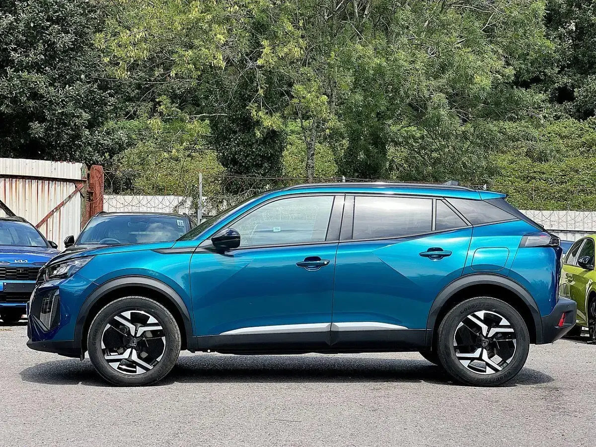 Used Peugeot 2008 Allure 99 HP (72 kW) 2025 Blue SUV