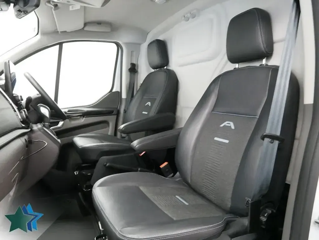 Used Ford Transit Custom Active 170 HP (125 kW) 2023 White Van