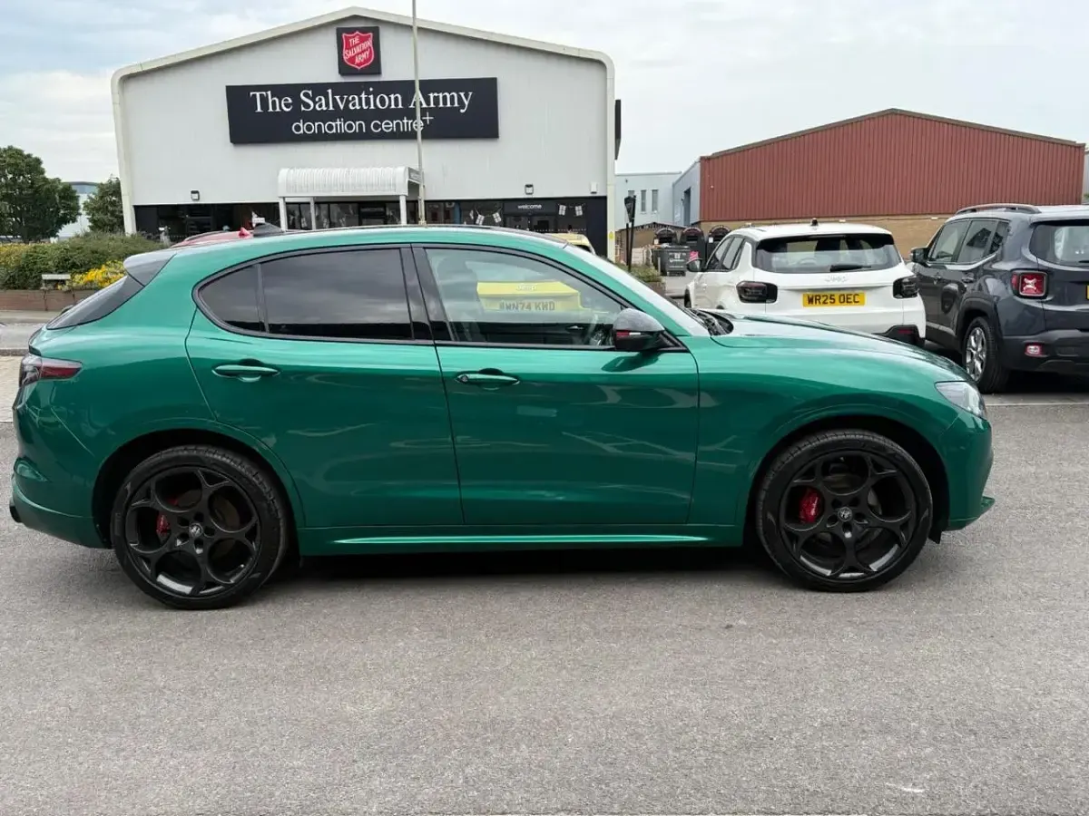 Used Alfa Romeo Stelvio 276 HP (202 kW) 2025 Green SUV