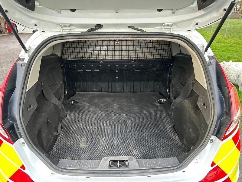 Used Ford Fiesta 2015 White Van