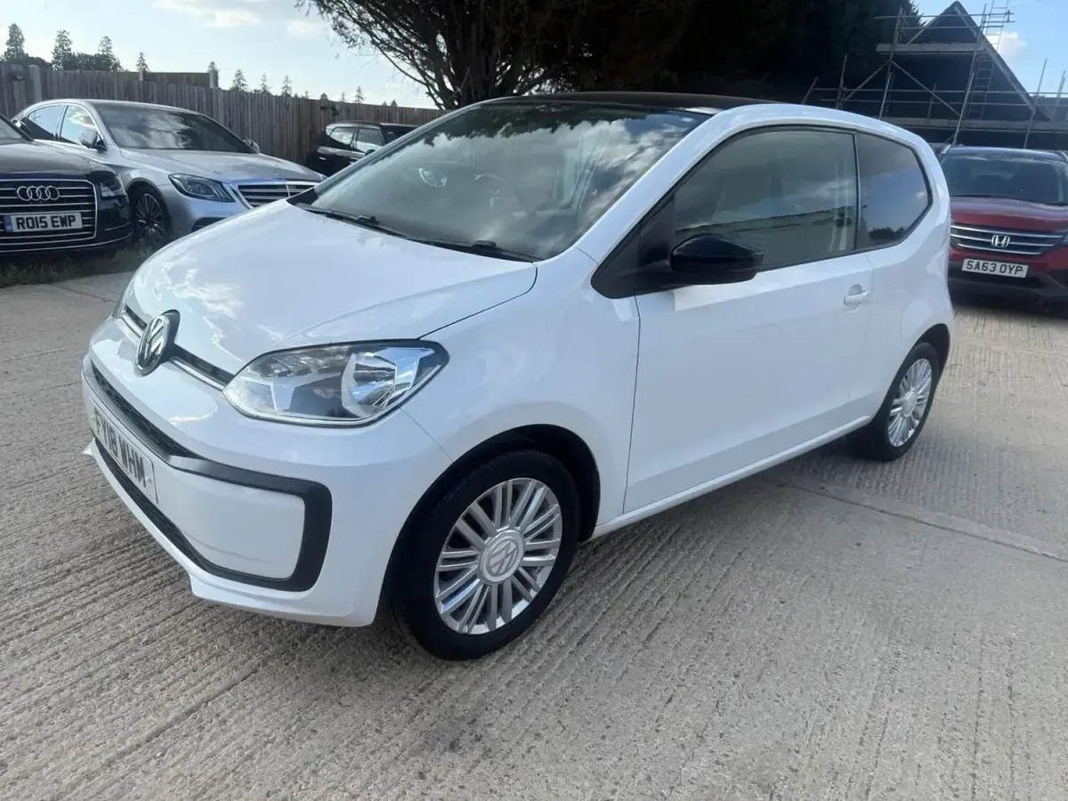 Used VW up! move up! 60 HP (44 kW) 2018 White Hatchback