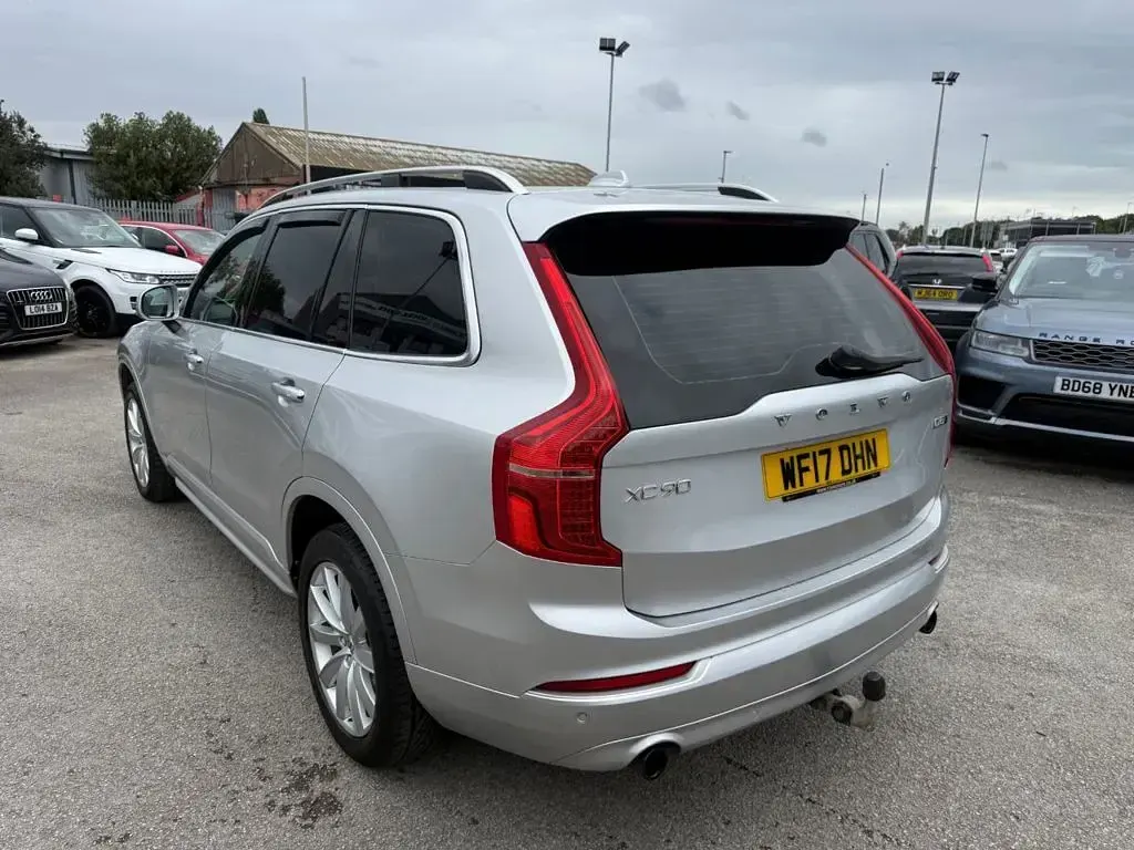 Used Volvo XC90 Momentum 235 HP (172 kW) 2017 Silver SUV