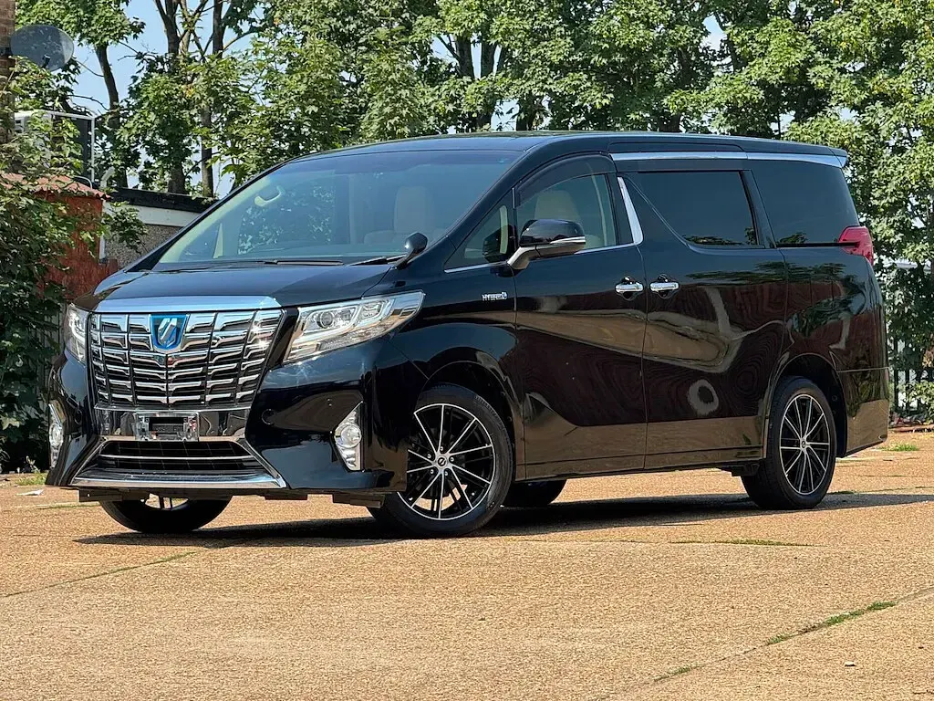 Used Toyota Alphard 180 HP (132 kW) 2015 Black MPV