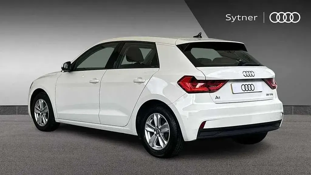 Used Audi A1 Design 94 HP (69 kW) 2020 White SUV