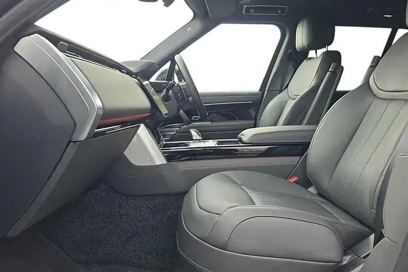 Używany Land Rover Range Rover 460 KM (338 kW) 2026 Czarny SUV